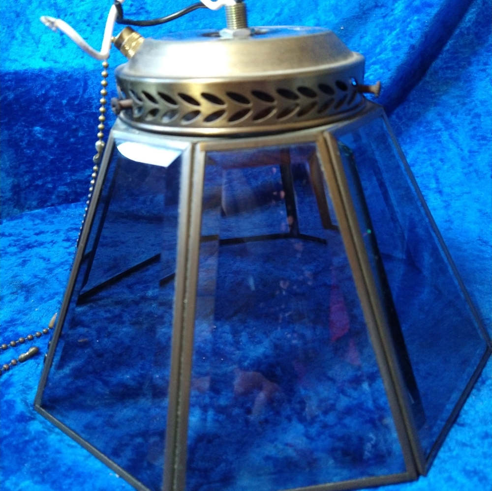 Ceiling light fixture